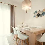 Bay View Apartment *